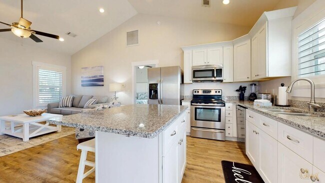Building Photo - 325 Governor Dr