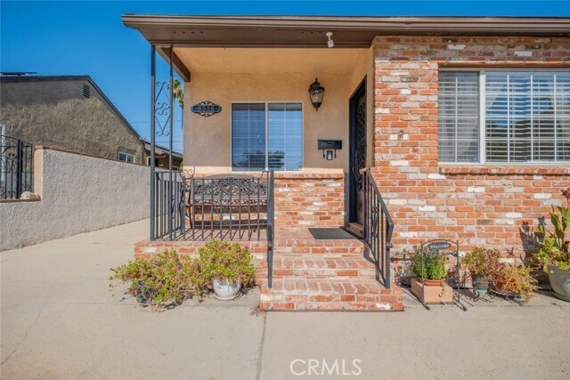 Building Photo - 8538 Remick Ave