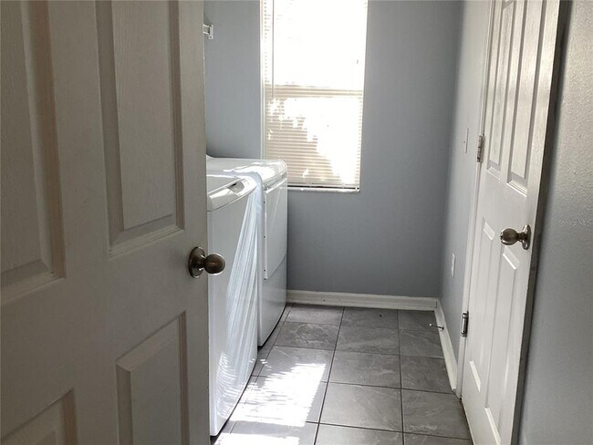 Building Photo - 138 Spoonbill Ct