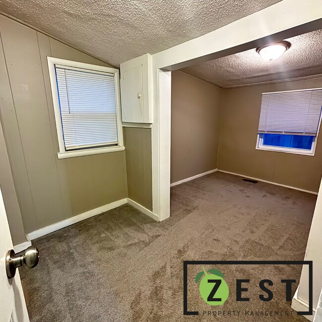 Building Photo - OPEN HOUSE 2/4! 3PM-330PM! Updated 3 Bed Ranch in Madison Heights Ready for Move in!