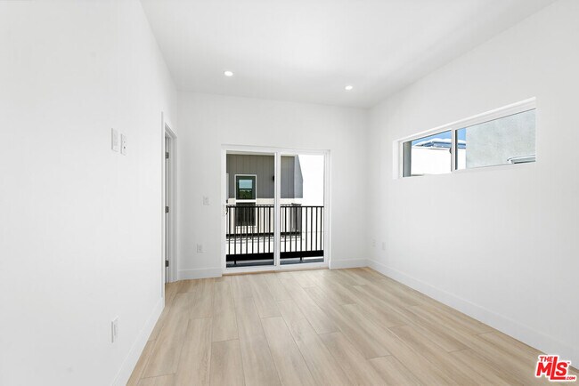 Building Photo - 10963 Calvert St