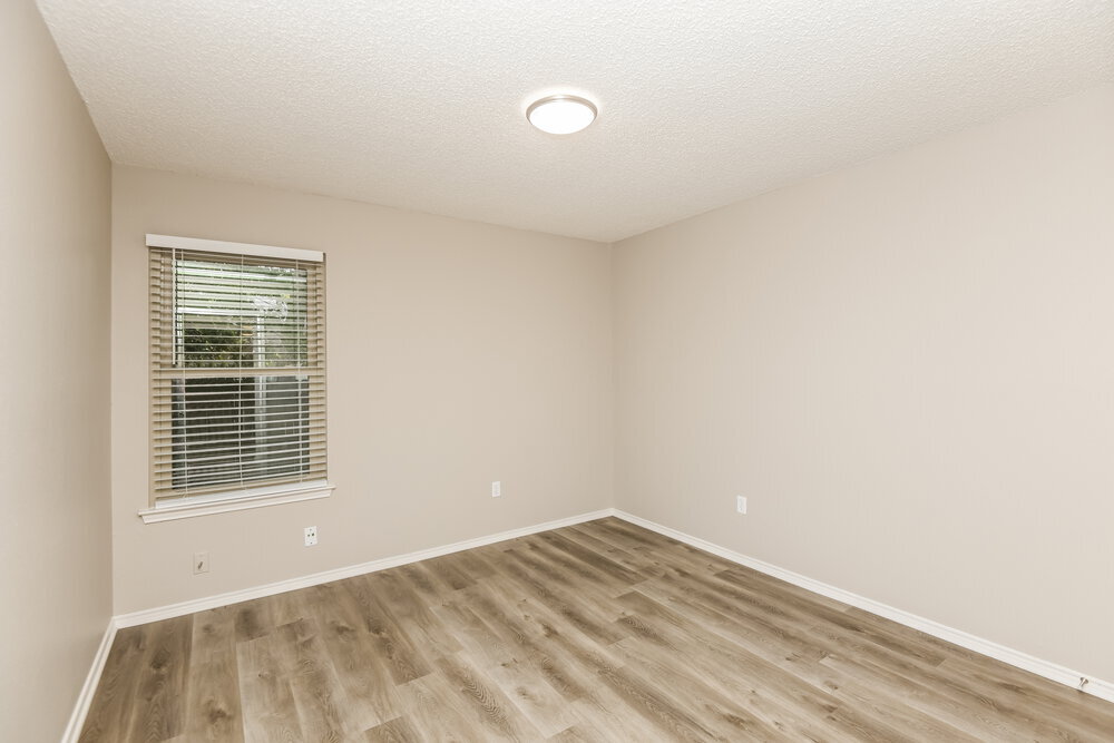 Building Photo - 1121 Cardinal Oaks Dr