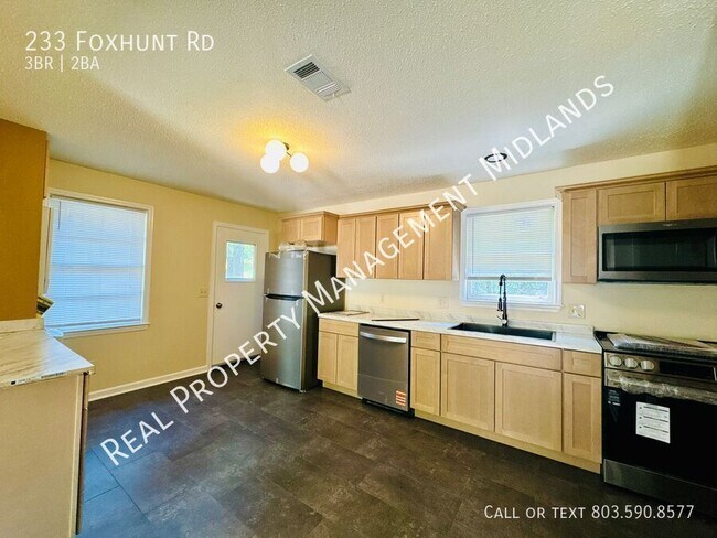 Building Photo - 233 Foxhunt Rd