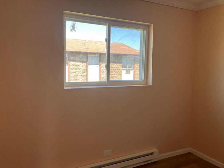 Building Photo - 4067 Bonhill Dr