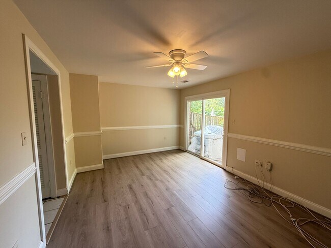 Building Photo - 14386 Berkshire Dr