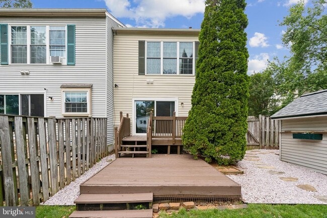 Building Photo - 7191 Fairfield Ct