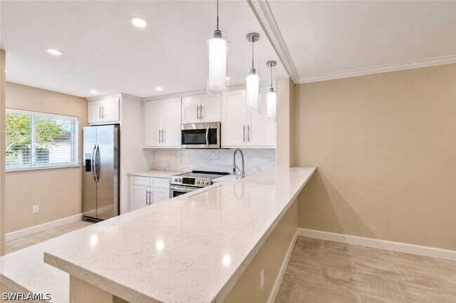 Building Photo - 2360 Naples Trace Cir