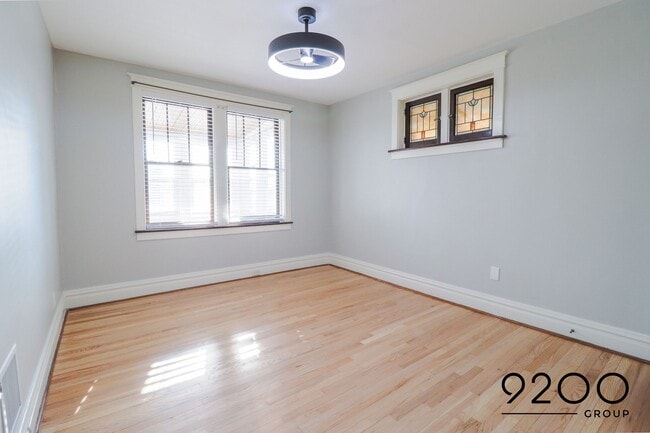 Building Photo - Newly Renovated 2Bed/1Bath in Charming Sou...