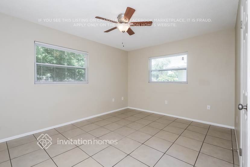Building Photo - 3403 Cambridge Dr W