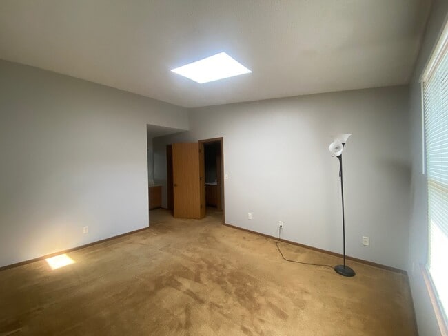Building Photo - 1826 Kerrybrook Ct