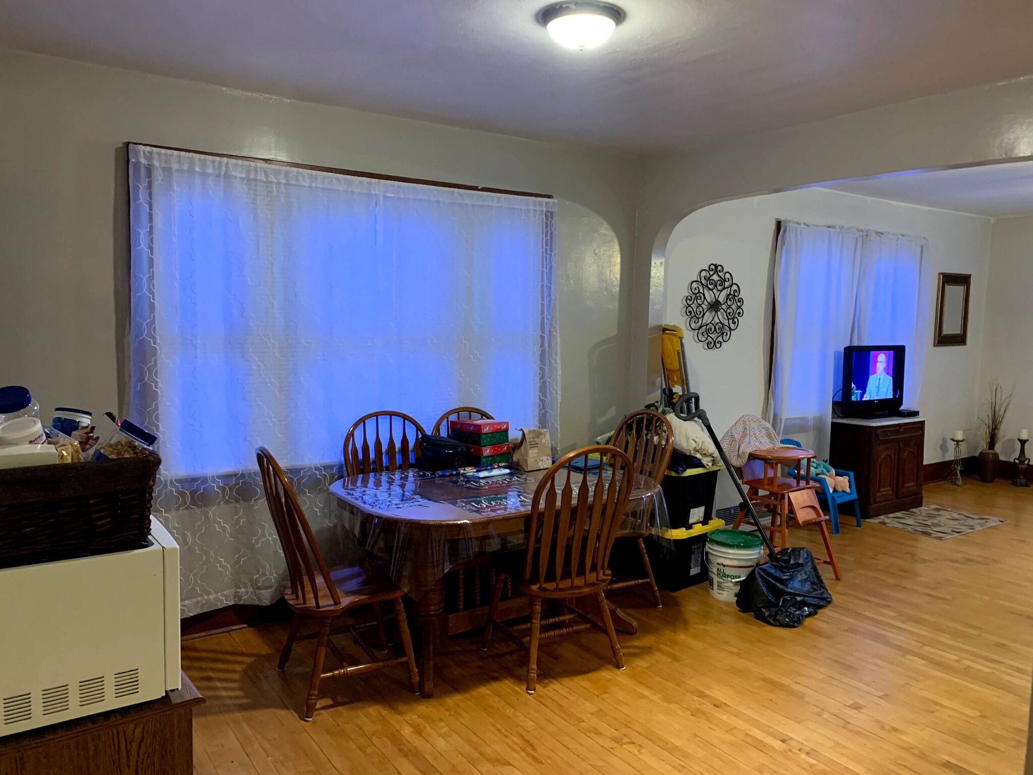 dining room - 400 Milwaukee Ave