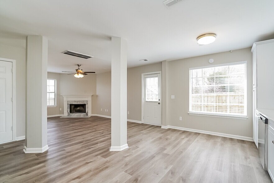 Building Photo - 206 Babe Ruth Cove