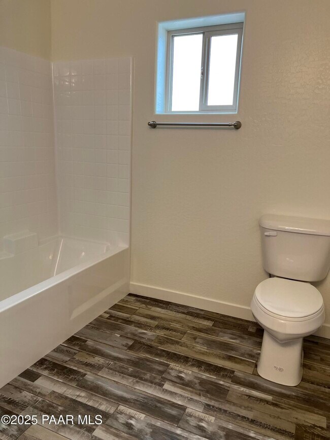Building Photo - 10585 Manzanita Trail