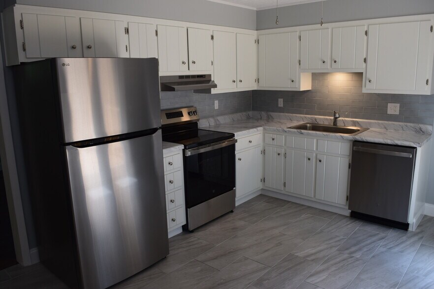 Building Photo - 2816 Beaverwood Dr