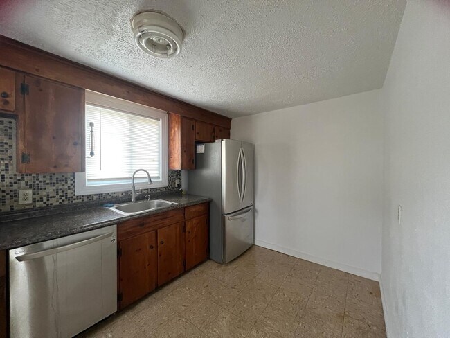 Building Photo - 5 Colorado Ave