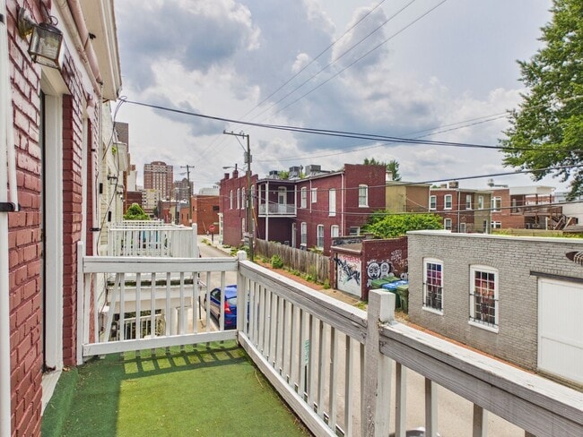Building Photo - 411 Gilmer St