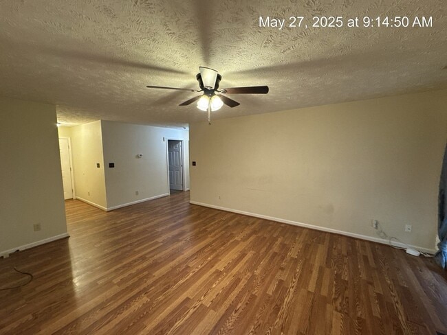 Building Photo - 1641 Veanna Dr