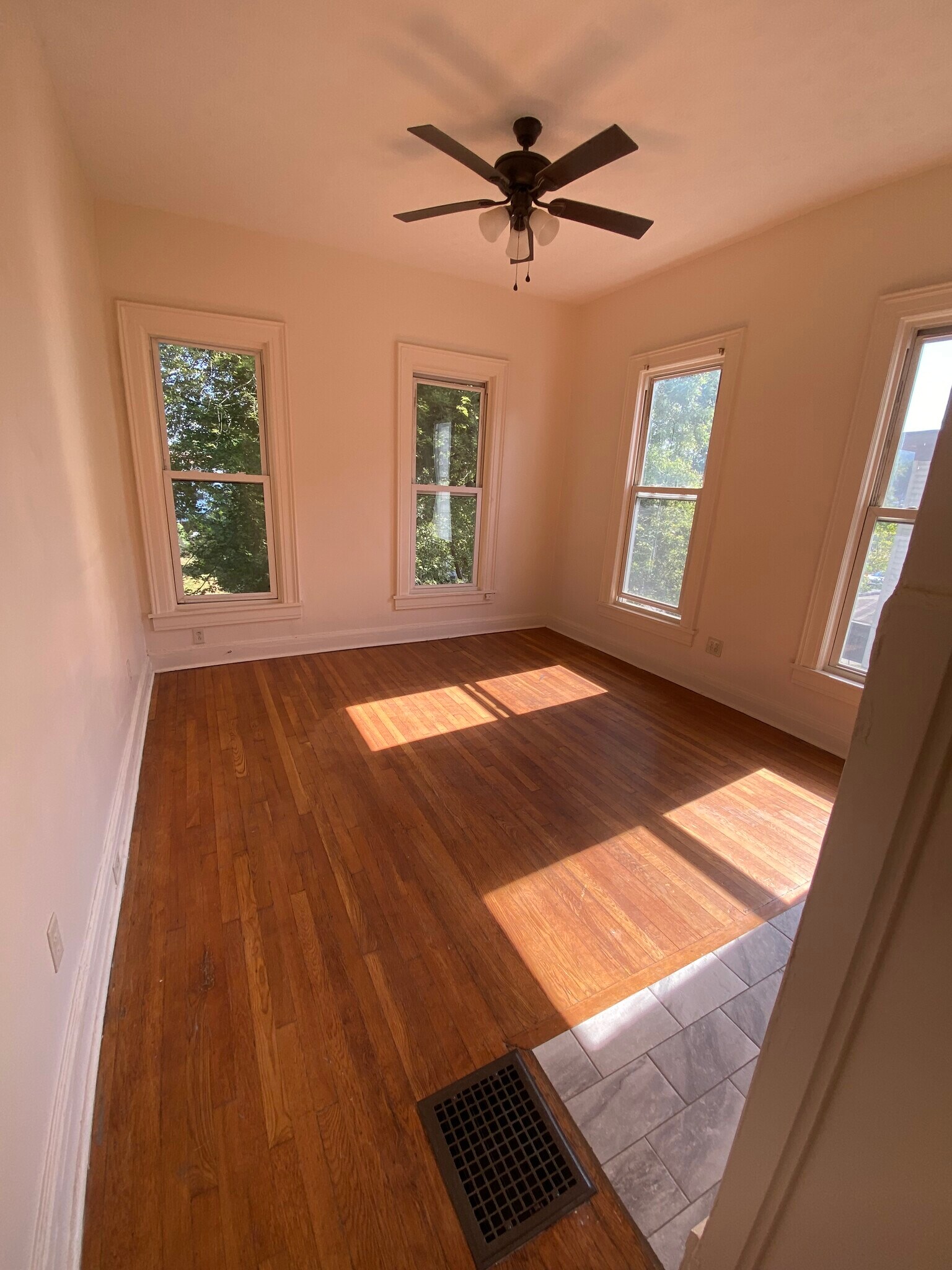 Living room - 96 Maryland St
