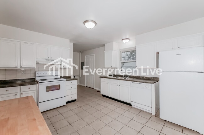 Building Photo - 7301 Austin Dr