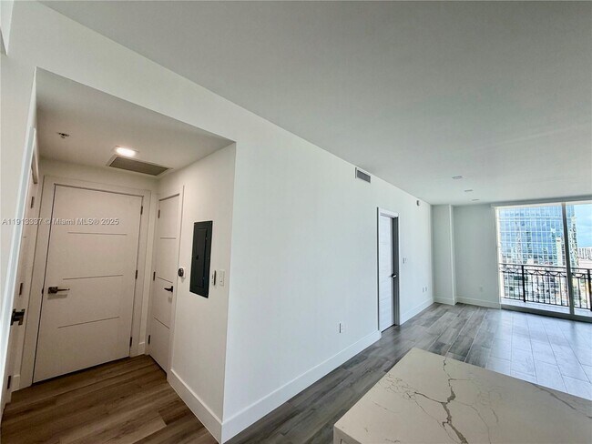 Building Photo - 550 Okeechobee Blvd