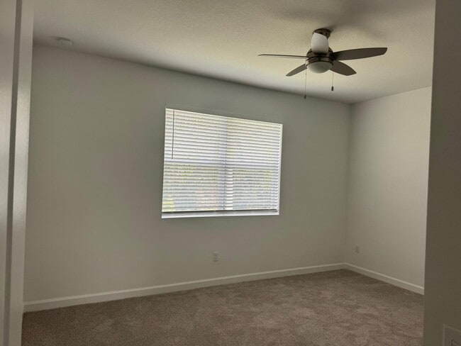 Building Photo - 4663 Hollister Ave