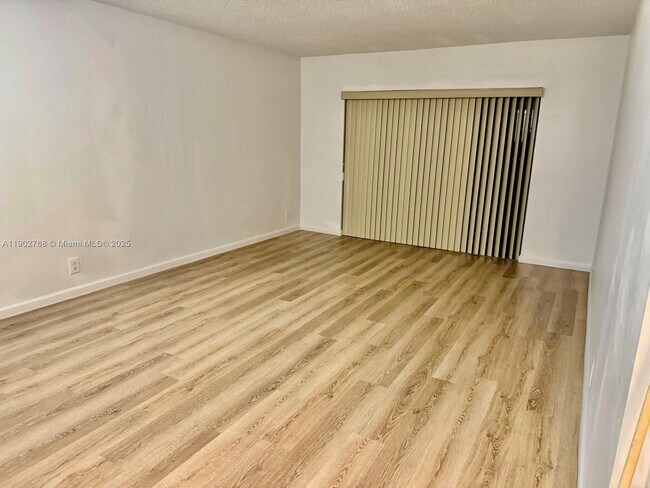 Building Photo - 8290 Lake Dr