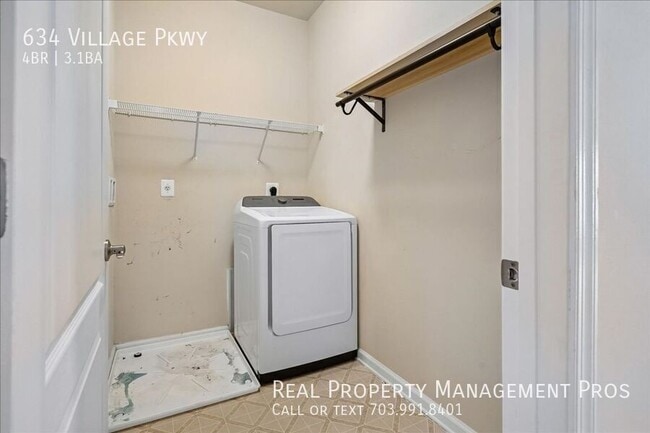 Building Photo - 634 Village Pkwy