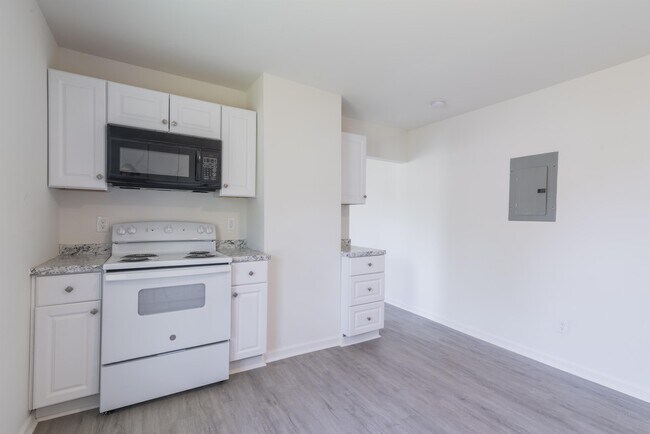 Building Photo - 4513 Willard St