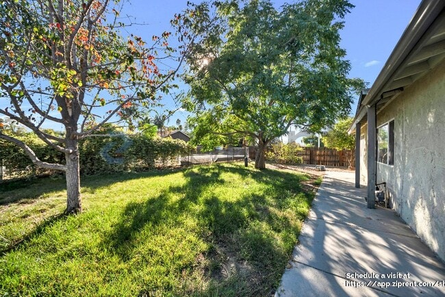 Building Photo - 43822 Palm Ave