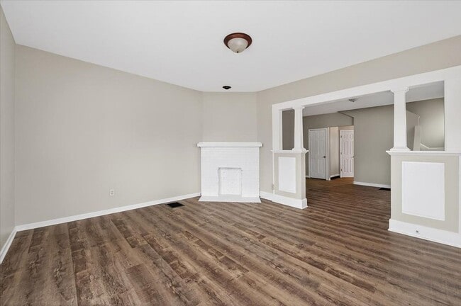 Building Photo - 636 E 34th St