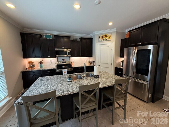 Building Photo - 8708 Aspinwall Dr