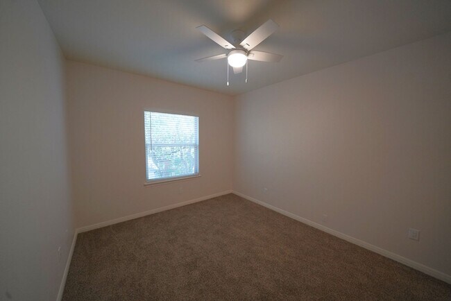 Building Photo - Beautifully Updated Home in Olympia Hills ...