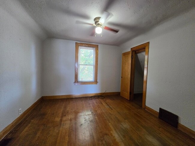 Building Photo - 3741 Parrish Ave