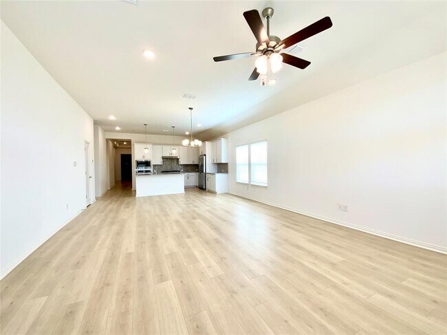 Building Photo - 247 Du Bois Ln