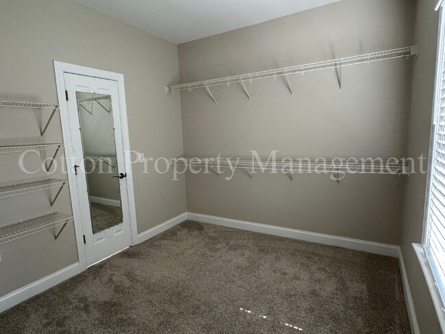 Building Photo - 7824 Sanderling Pl
