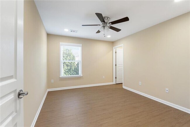 Building Photo - 865 Great Glen Pl