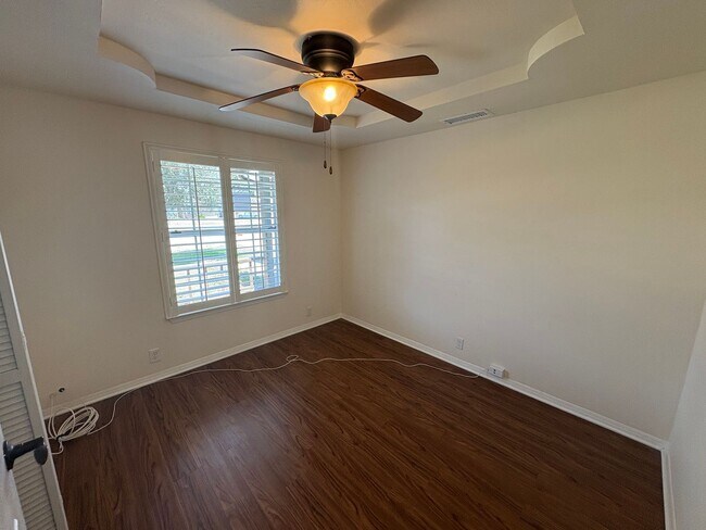 Building Photo - NW Visalia Home coming soon!