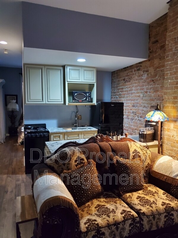 Building Photo - 227 Myrtle Ave