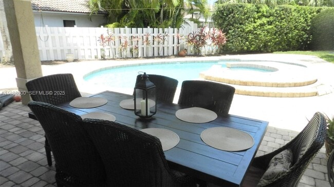 Building Photo - 210 La Costa Ct