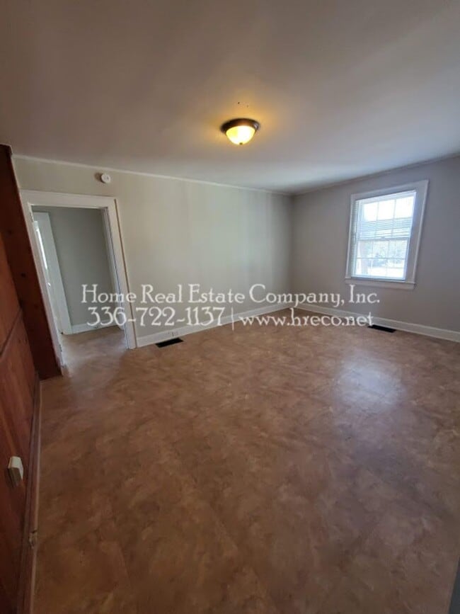 Building Photo - 1354 Westbrook Plaza Dr