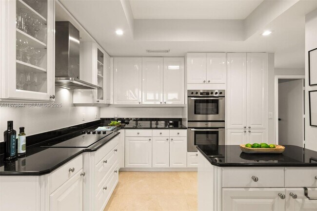 Building Photo - 21200 Point Pl