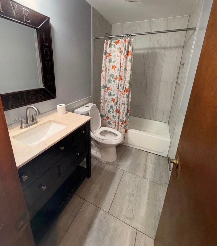 Building Photo - 1317 N Shangri-La Dr