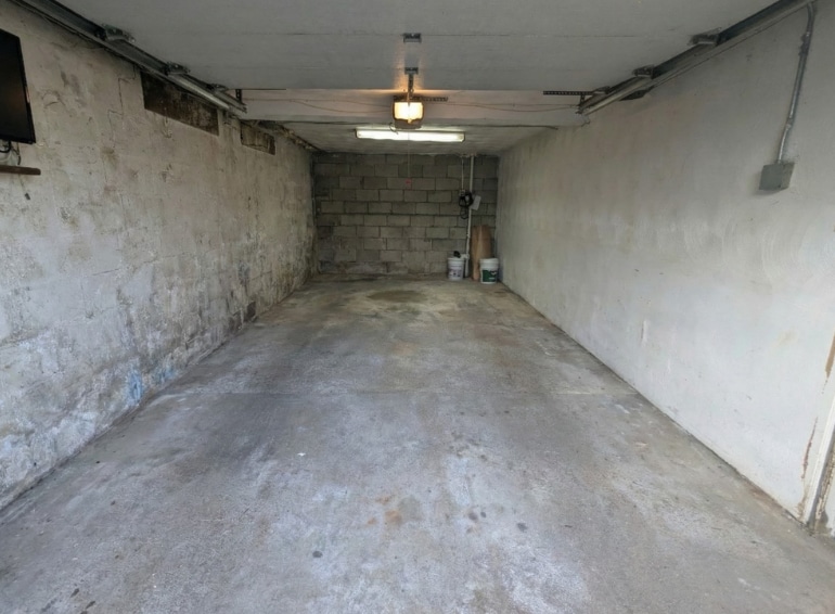 Building Photo - 12 James St