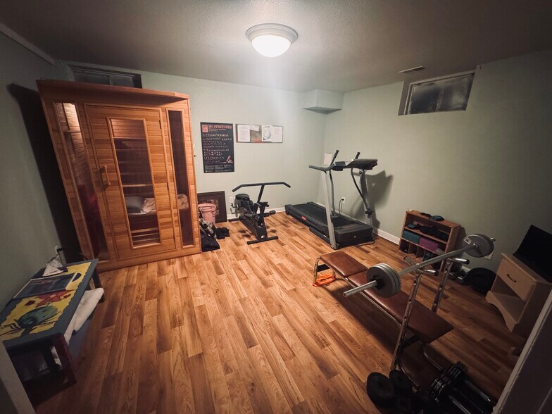 Building Photo - 100 Lawley Dr