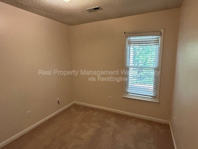 Building Photo - 7016 Epping Forest Dr