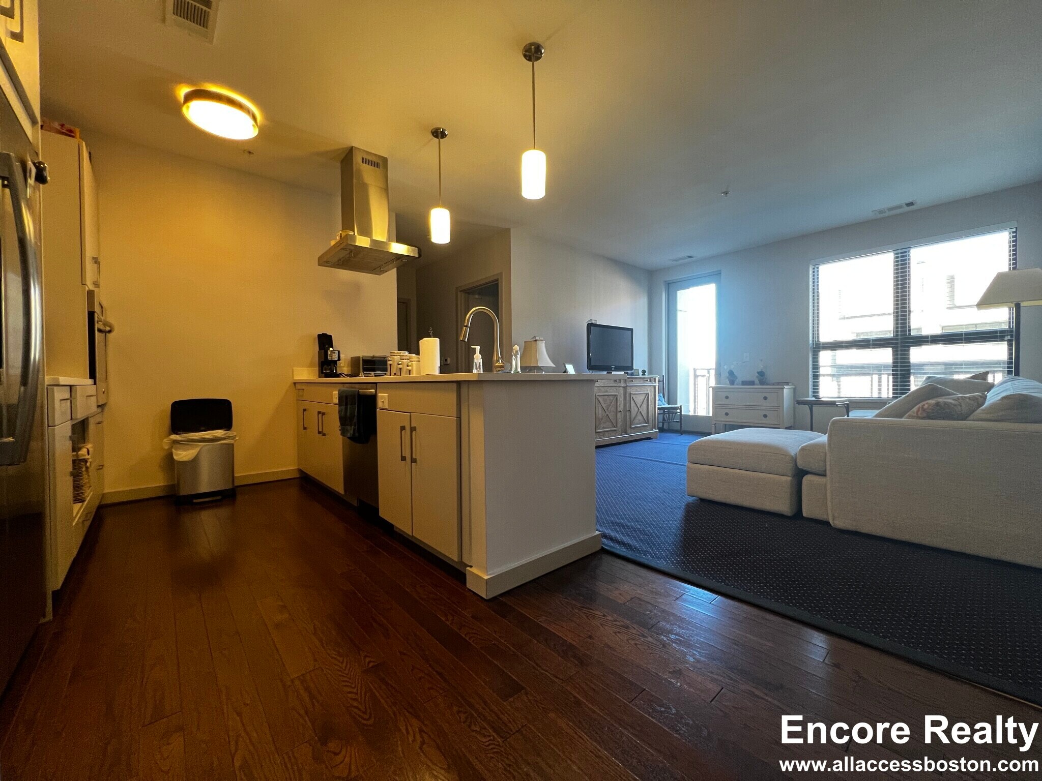 Building Photo - 36 Marion St