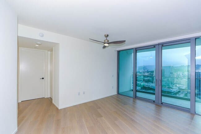 Building Photo - KOULA 2b2b1pkg Ready to Move In!