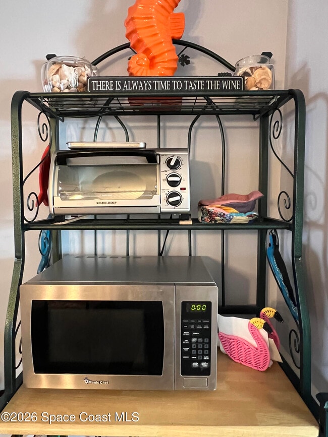 Building Photo - 190 E Olmstead Dr