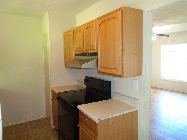 Building Photo - 11216 Barbarosa Dr