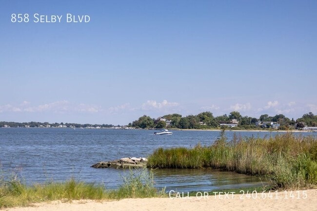 Building Photo - 858 Selby Blvd